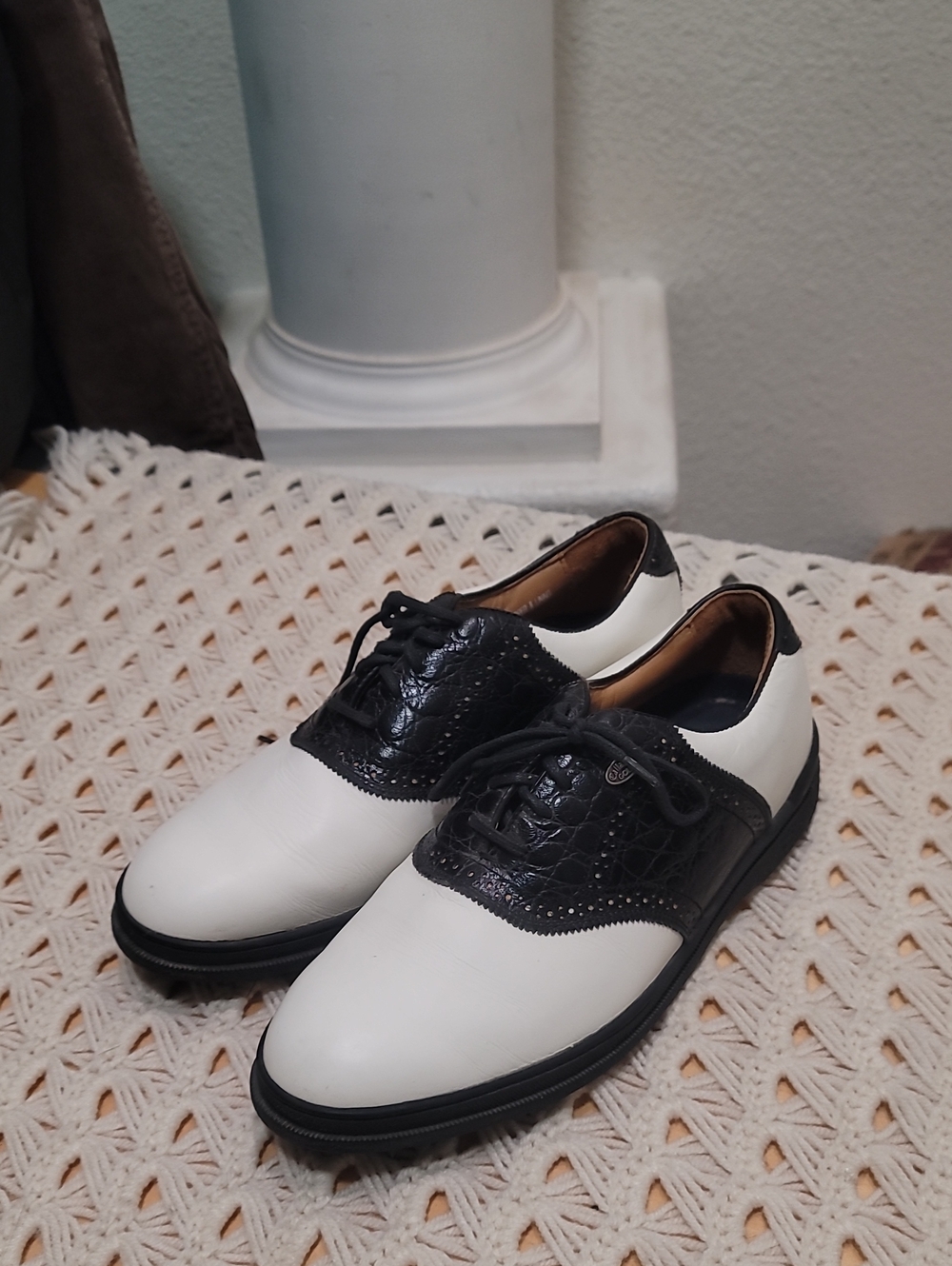 Men's Two-Tone White and Black Leather Derby Shoes